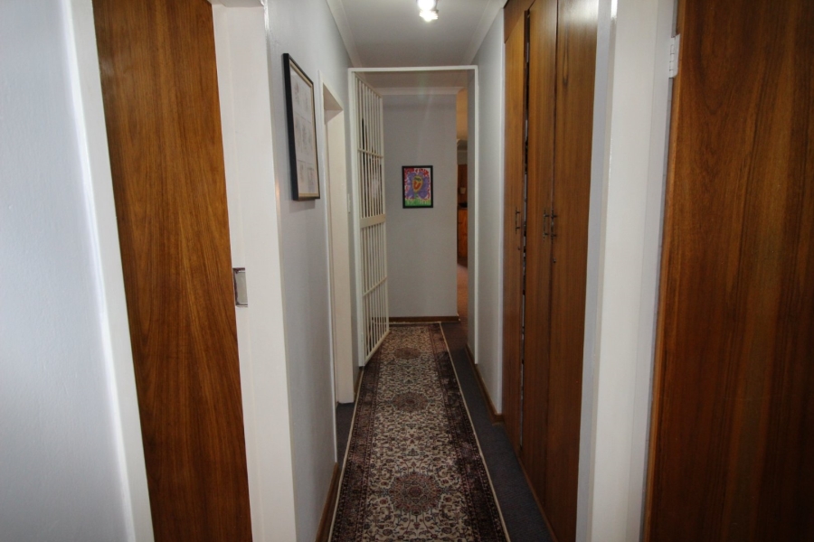 4 Bedroom Property for Sale in Heuwelsig Free State